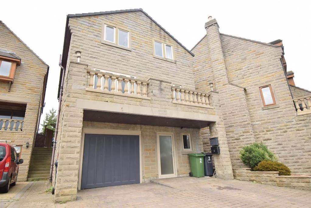M1, M62, Free Parking, Wifi, 8 Beds, Separate Office 듀스버리 외부 사진