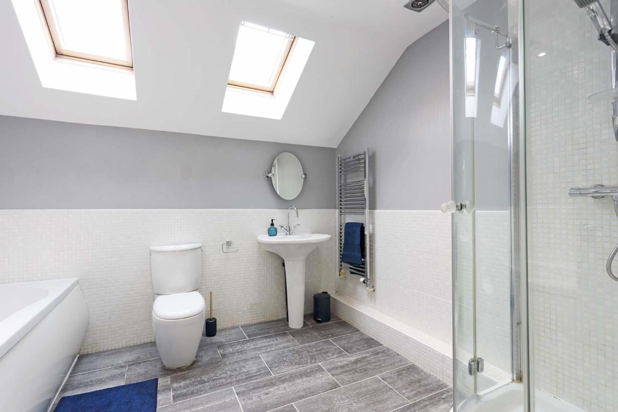 M1, M62, Free Parking, Wifi, 8 Beds, Separate Office 듀스버리 외부 사진
