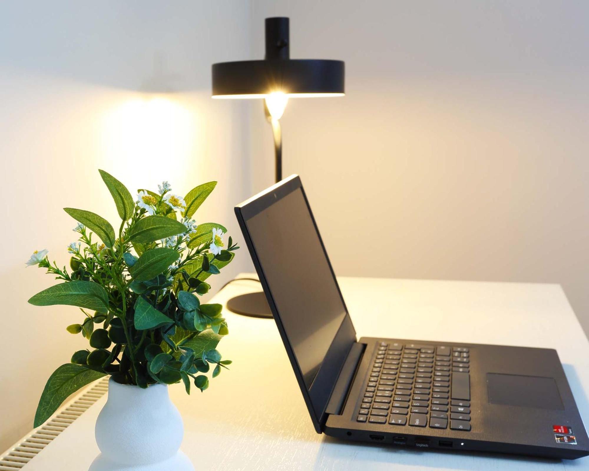 M1, M62, Free Parking, Wifi, 8 Beds, Separate Office 듀스버리 외부 사진